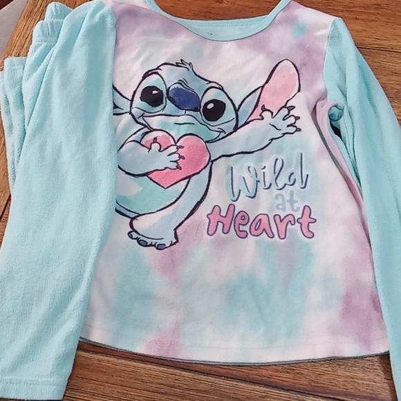 Disney stitch pajamas - Picture 2 of 5